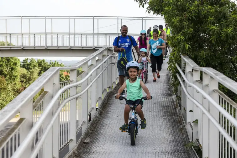 Crianças pedalam até à escola em Condeixa-a-Nova